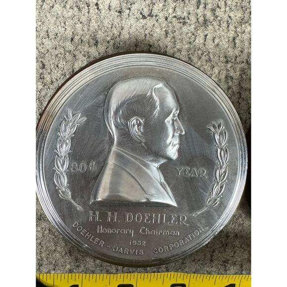 Vintage HH Doehler Doehler Jarvis Die Casting Co Batavia NY Award Paperweights ? - Picture 2 of 6